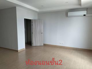For rent 3 bedrooms townhouse in Lat Krabang, Bangkok