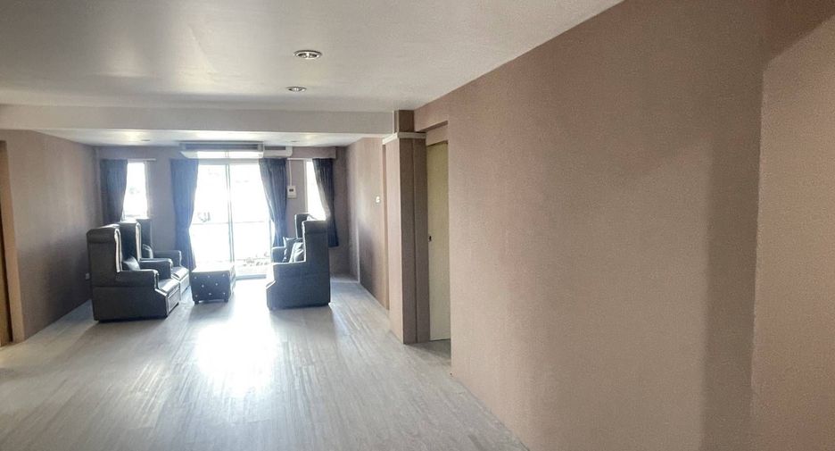 Gewerbefläche zur Miete mit 10 Zimmer in Mueang Phuket, Phuket