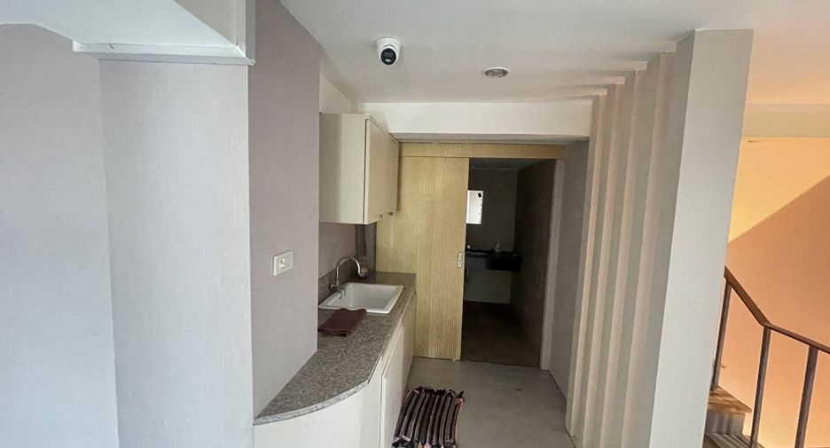 Gewerbefläche zur Miete mit 10 Zimmer in Mueang Phuket, Phuket