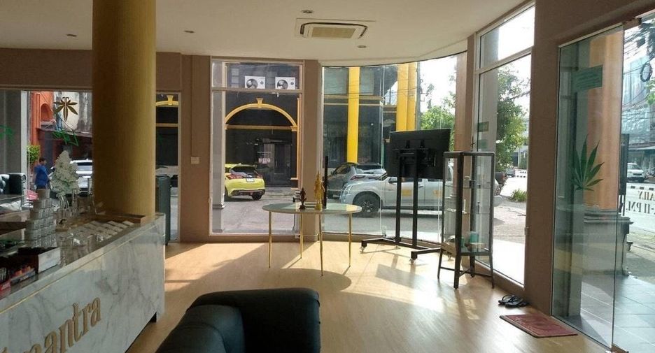 Gewerbefläche zur Miete mit 10 Zimmer in Mueang Phuket, Phuket
