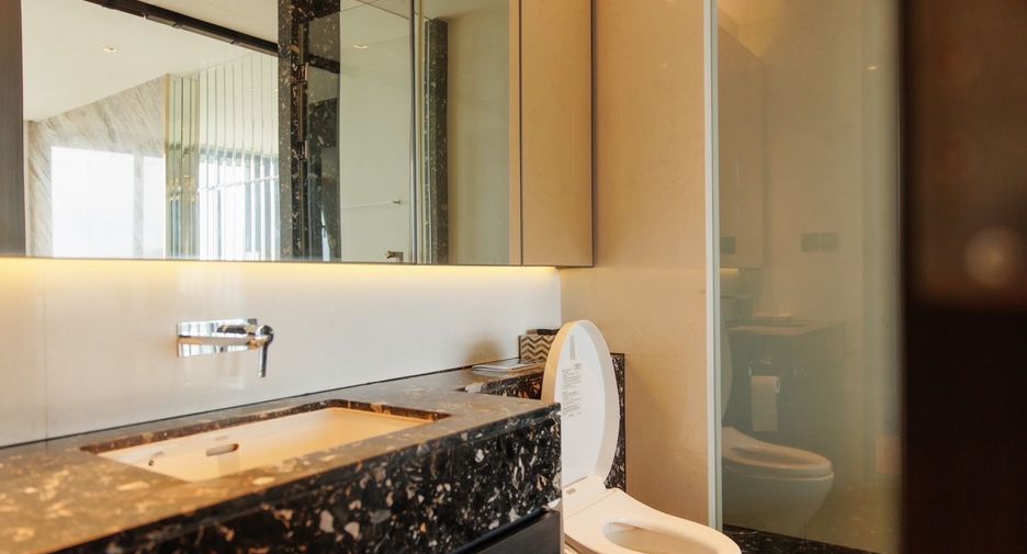 Condo en venta y en alquiler de 2 habitaciones en Khlong Toei, Bangkok