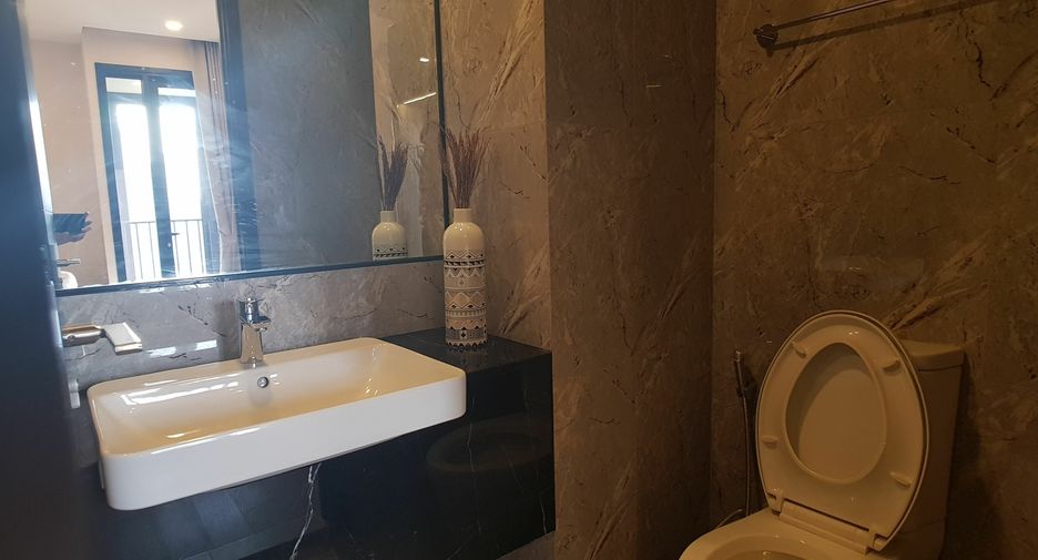 For rent 1 bed condo in Khlong Toei, Bangkok