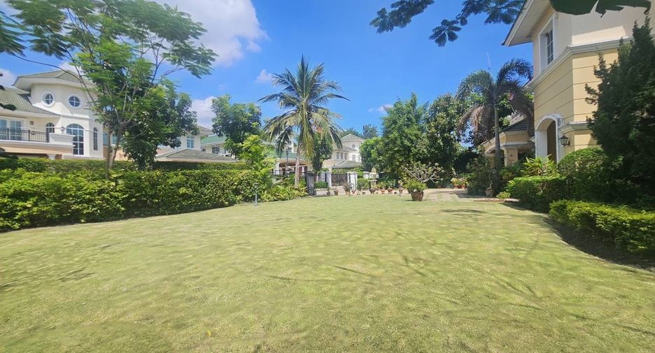 For sale 4 bedrooms villa in Taling Chan, Bangkok