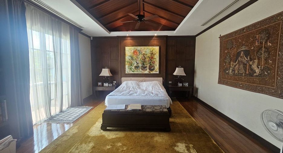 For sale 4 bedrooms villa in Taling Chan, Bangkok