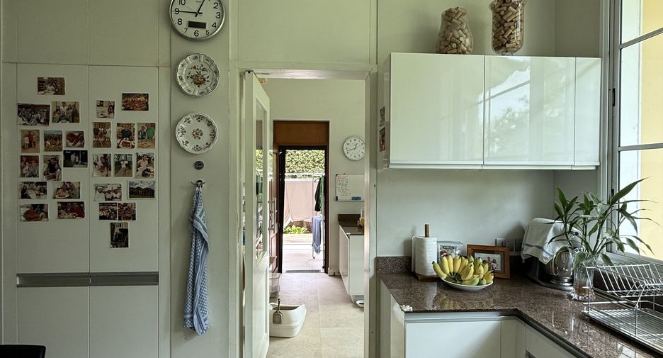 For sale 4 bedrooms villa in Taling Chan, Bangkok