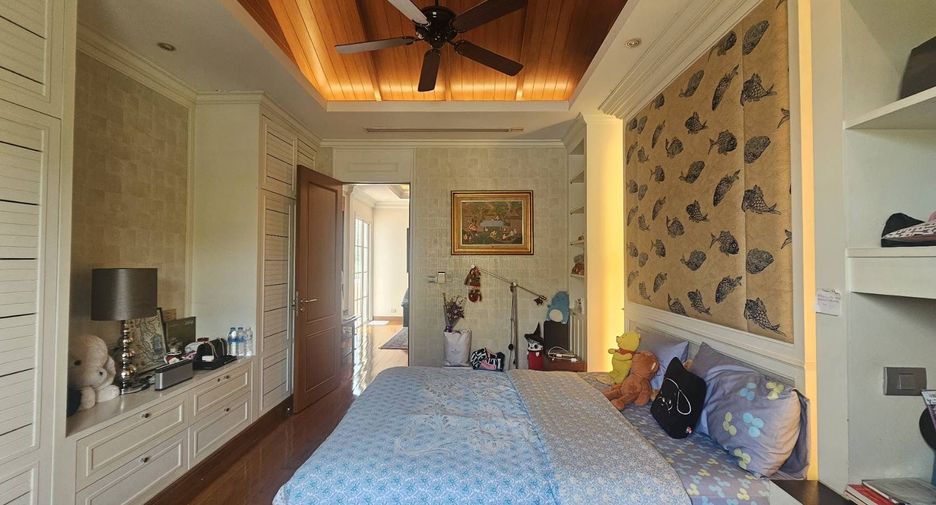 For sale 4 bedrooms villa in Taling Chan, Bangkok