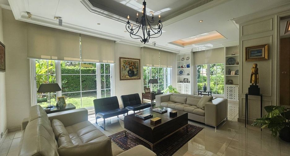 For sale 4 bedrooms villa in Taling Chan, Bangkok