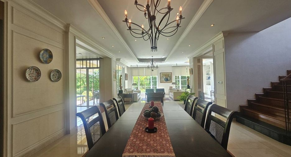 For sale 4 bedrooms villa in Taling Chan, Bangkok