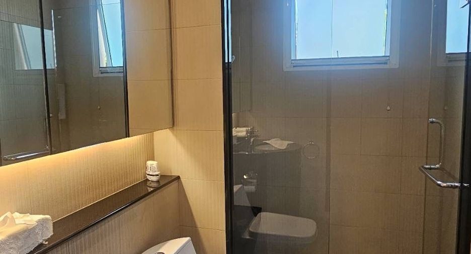 For sale 4 bedrooms villa in Taling Chan, Bangkok