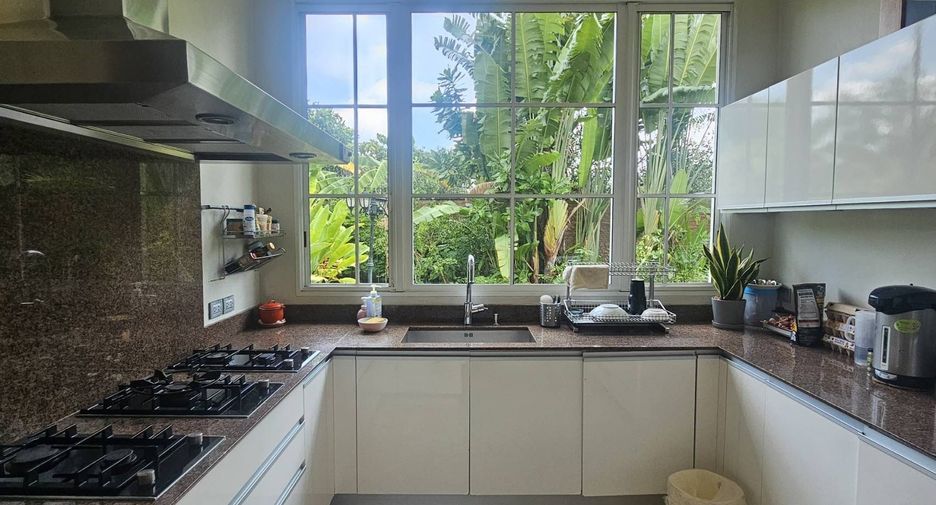 For sale 4 bedrooms villa in Taling Chan, Bangkok