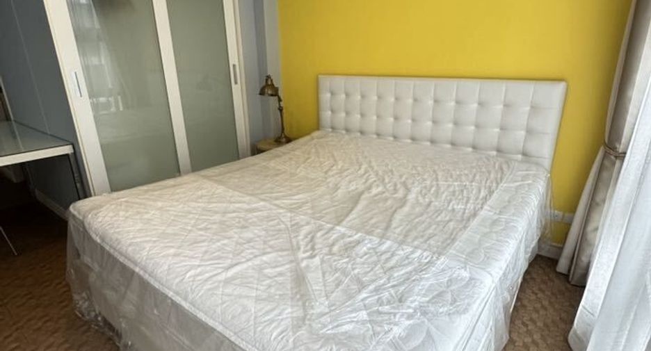 For rent 1 bed condo in Watthana, Bangkok