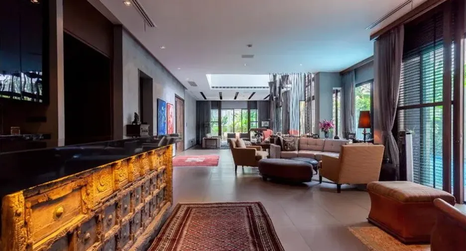 For sale 5 bedrooms villa in Watthana, Bangkok