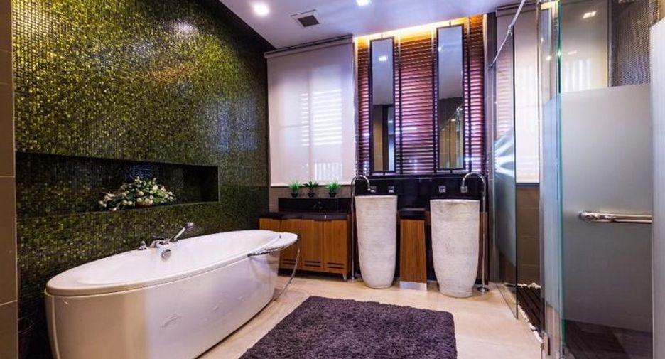 For sale 5 bedrooms villa in Watthana, Bangkok
