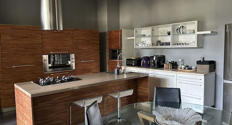 For sale 5 bedrooms villa in Watthana, Bangkok
