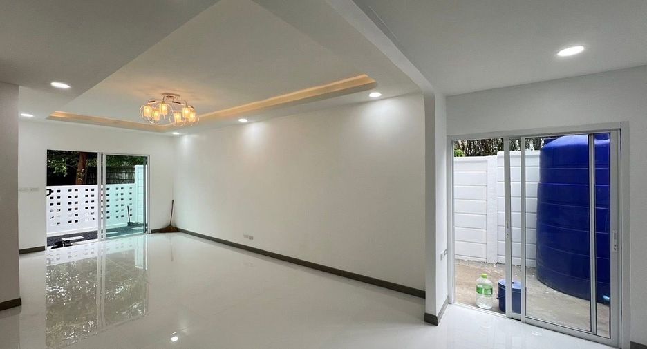 For sale 3 bedrooms townhouse in Thalang, Phuket