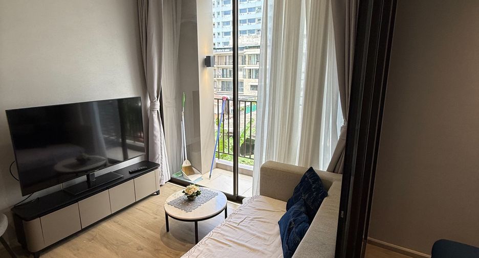 For rent studio condo in Khlong Toei, Bangkok