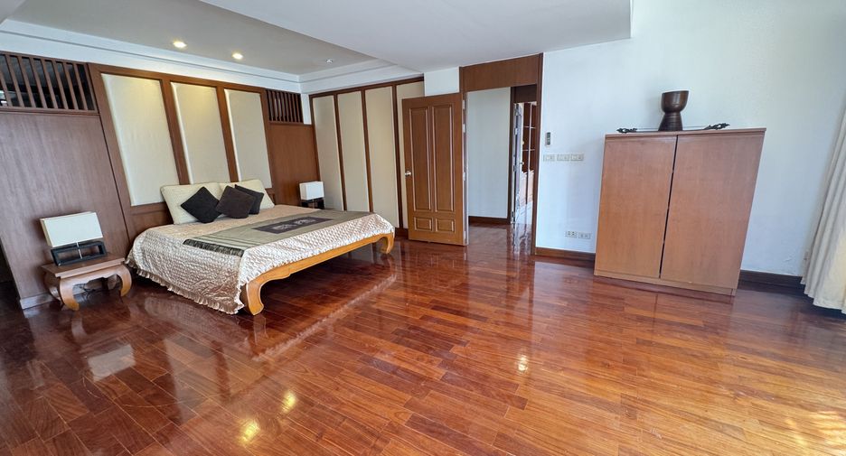 For rent 5 bedrooms condo in Khlong Toei, Bangkok