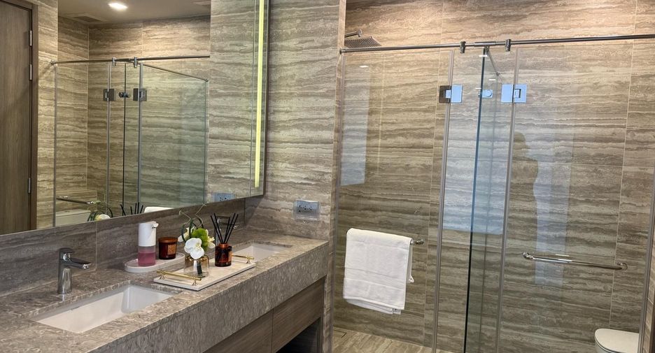 For sale and for rent 2 bedrooms condo in Khlong Toei, Bangkok