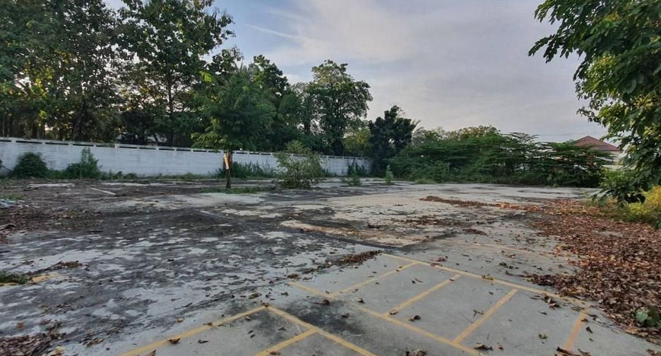 For sale land in Phra Khanong, Bangkok