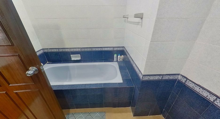 For rent 3 bedrooms condo in Phra Nakhon, Bangkok