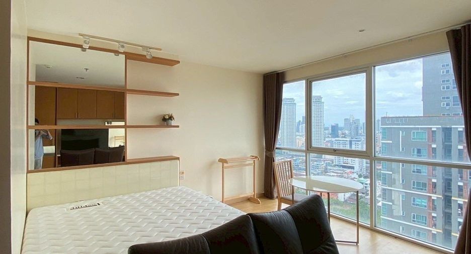 For rent studio condo in Sathon, Bangkok