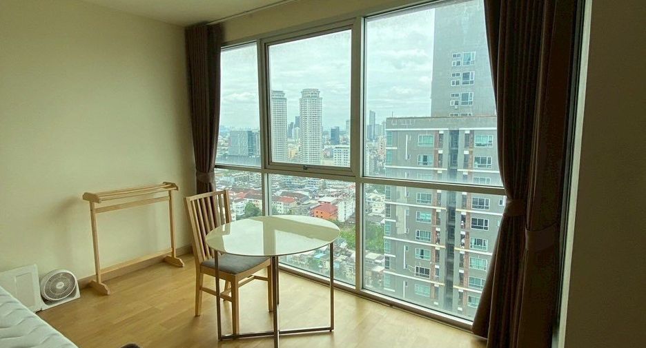 For rent studio condo in Sathon, Bangkok