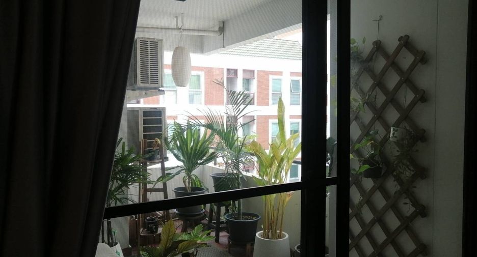 For rent 3 bedrooms condo in Watthana, Bangkok