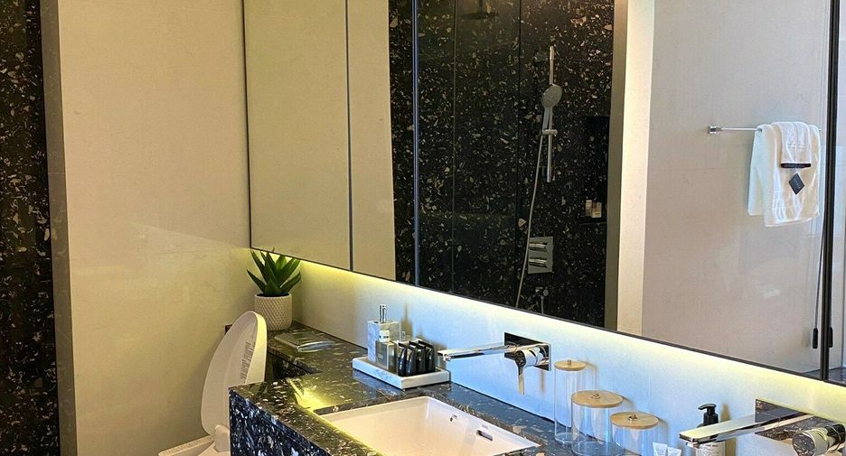 Condo en alquiler y en venta de 2 habitaciones en Khlong Toei, Bangkok