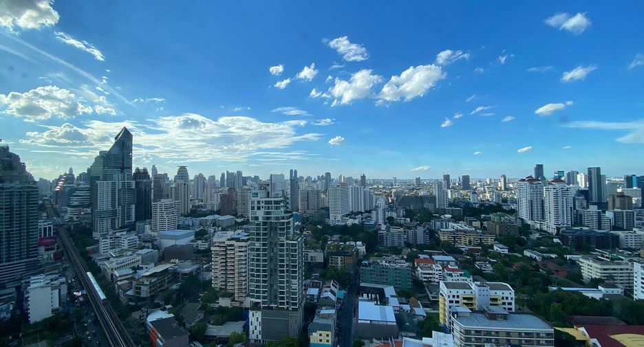 Condo en alquiler y en venta de 2 habitaciones en Khlong Toei, Bangkok