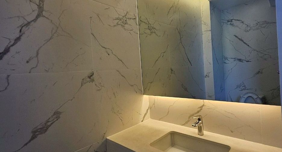 For sale 2 bedrooms condo in Watthana, Bangkok