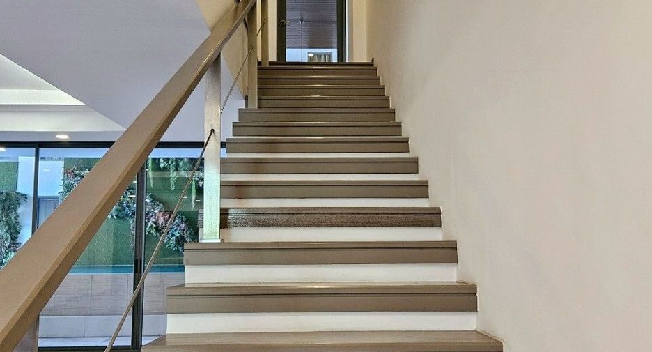 For sale 2 bedrooms condo in Watthana, Bangkok