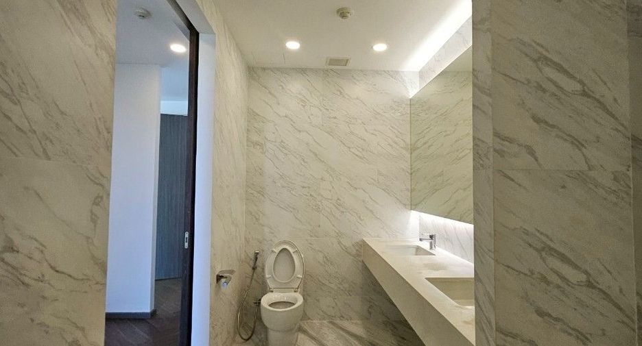 For sale 2 bedrooms condo in Watthana, Bangkok