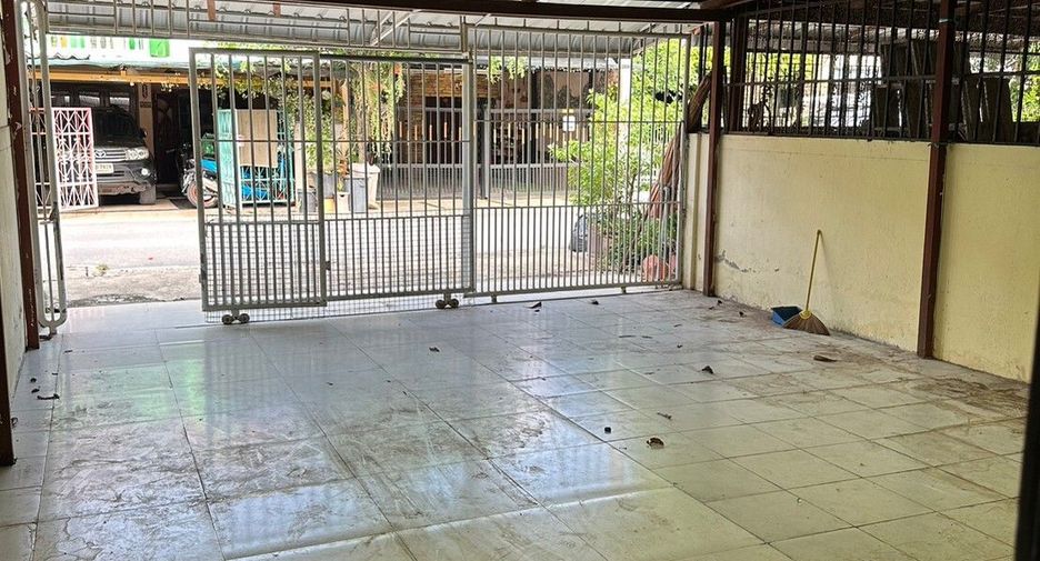 À vendre 3 chambres maison de ville à Sai Mai, Bangkok