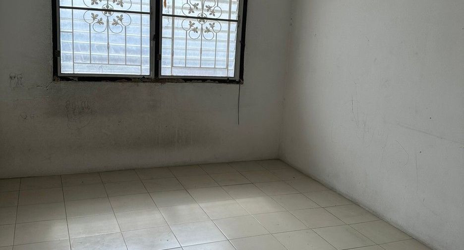 À vendre 3 chambres maison de ville à Sai Mai, Bangkok