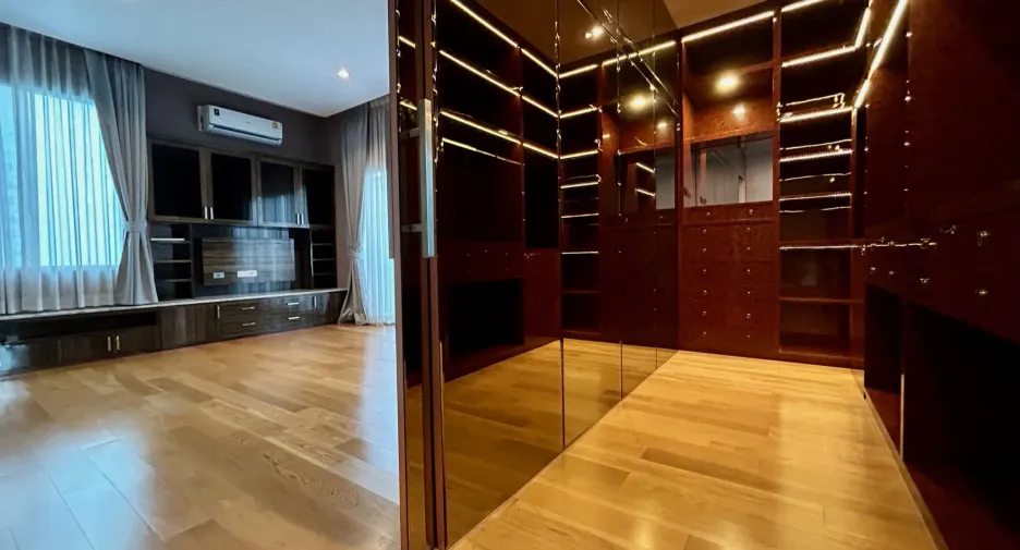 À vendre 4 chambres maison à Bueng Kum, Bangkok