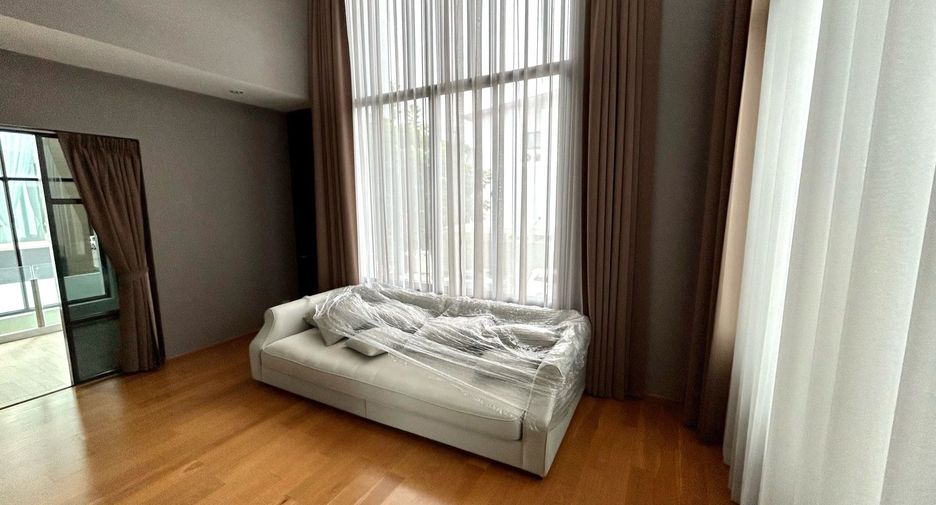 For sale 4 bedrooms house in Bueng Kum, Bangkok