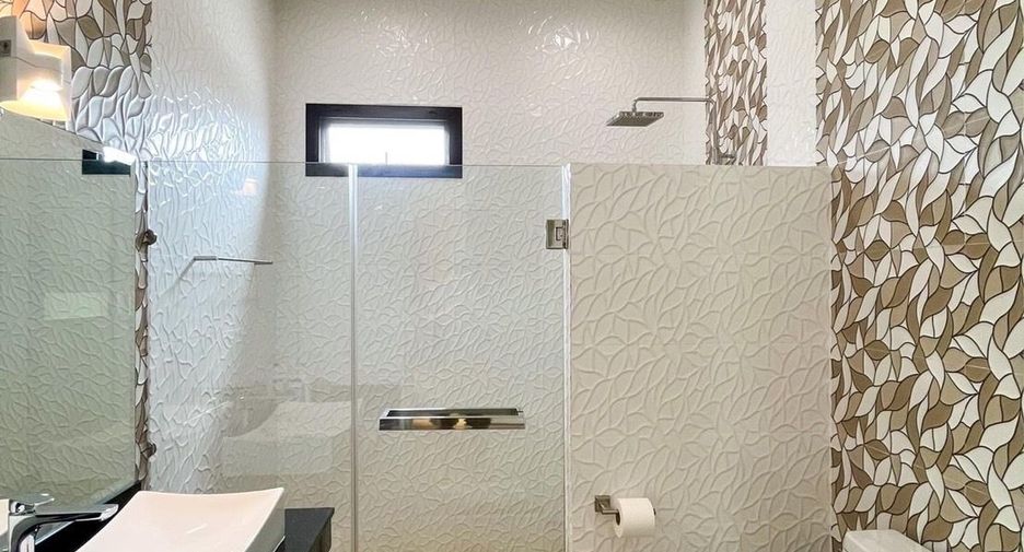 Villa zum Kauf mit 3 Zimmer in Bang Lamung, Chonburi