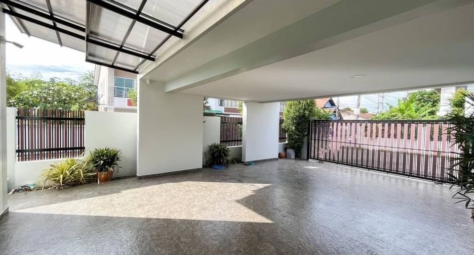 Villa zum Kauf mit 3 Zimmer in Bang Lamung, Chonburi