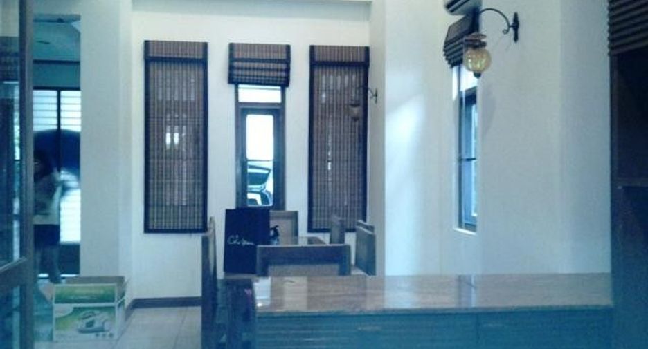 For rent 3 bedrooms condo in Watthana, Bangkok