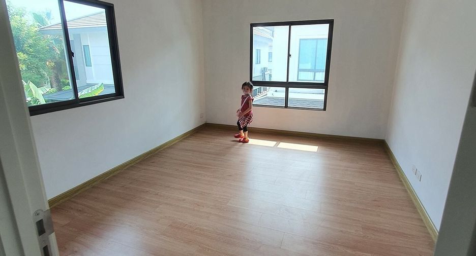 For sale 3 bedrooms house in Suan Luang, Bangkok