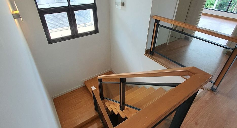 For sale 3 bedrooms house in Suan Luang, Bangkok