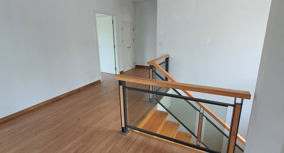 For sale 3 bedrooms house in Suan Luang, Bangkok