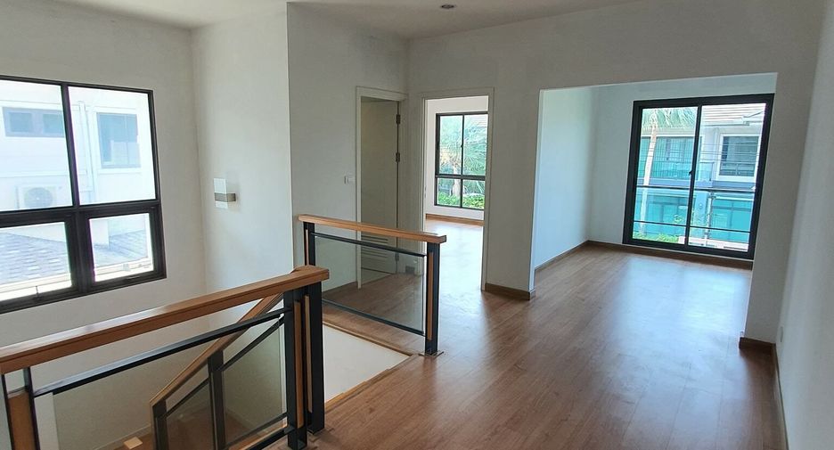 For sale 3 bedrooms house in Suan Luang, Bangkok