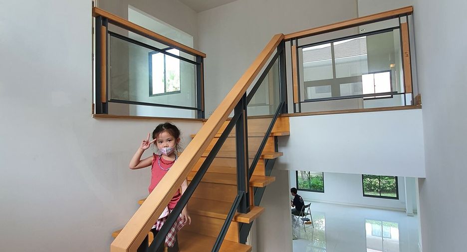 For sale 3 bedrooms house in Suan Luang, Bangkok