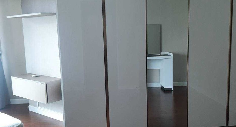 À vendre et à louer 5 chambres condo à Huai Khwang, Bangkok