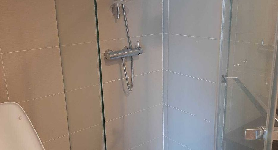 À vendre et à louer 5 chambres condo à Huai Khwang, Bangkok