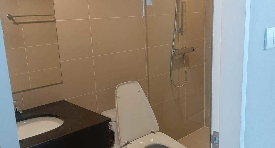 À vendre et à louer 5 chambres condo à Huai Khwang, Bangkok