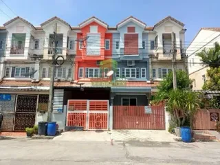 For sale 4 bedrooms townhouse in Mueang Samut Prakan, Samut Prakan