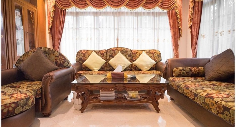 For sale 3 bedrooms villa in Bang Phli, Samut Prakan