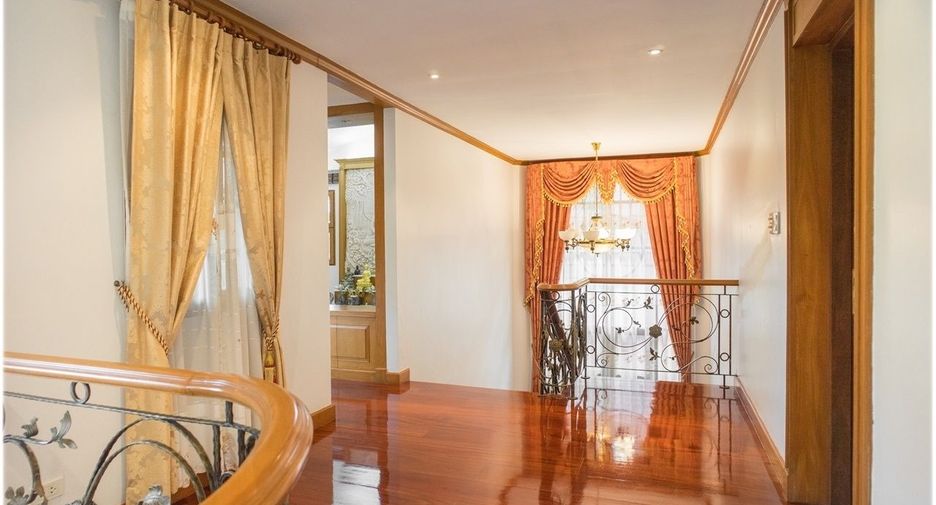 For sale 3 bedrooms villa in Bang Phli, Samut Prakan